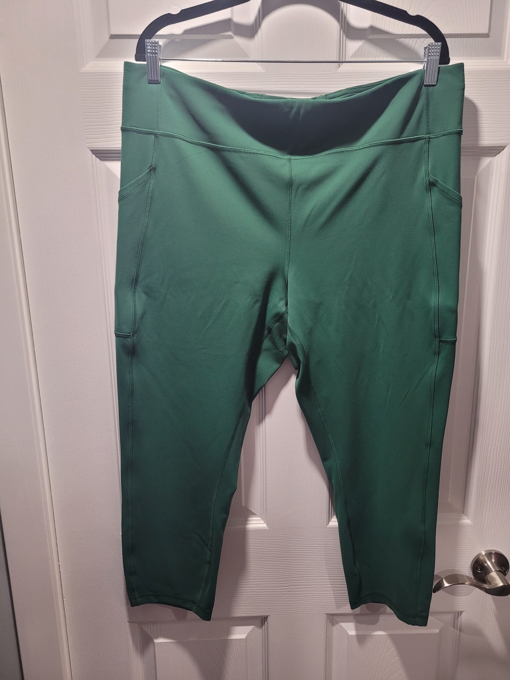 Lululemon Green Workout Cropped Leggings Size 18